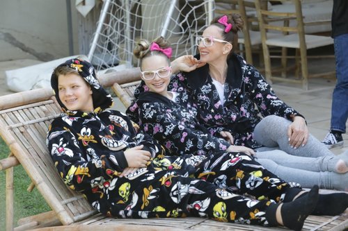 לאה שנירר והילדים | צילום: רפי דלויה