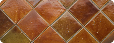 פוּגָה - החריץ שבין המרצפות, או הלבנים. ניתן לרצף ללא פוגות כלל, או עם פוגות במרווחים משתנים, שמגיעים בדרך כלל עד ל-6 מ