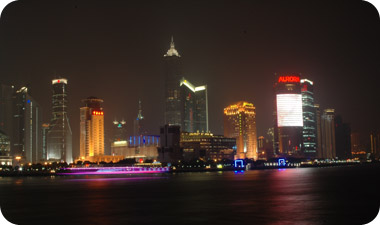 כיום מעדיפים צעירי העיר להקדיש את זמנם הפנוי לשיטוט בעשרות הקניונים שנפתחו בשנים האחרונות 