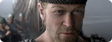 גבורתו ותהילתו של הגיבור מבוססים בגרסת הסרט על שחצנות, שקרים והגזמות