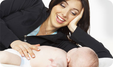 נשים רבות המעדיפות להישאר בבית עם התינוק  [אילוסטרציה: ASAP | PHOTOS]