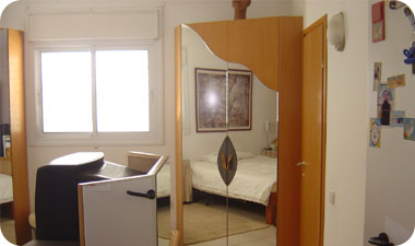 לא רצוי לתלות מראות בחדר השינה, וגם טלוויזיה אינה רצויה שם