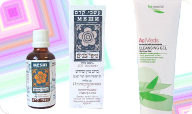 מימין לשמאל: ג'ל ניקוי לפנים של קאמדיס, סרום המשי לפנים של עשבי קדם  