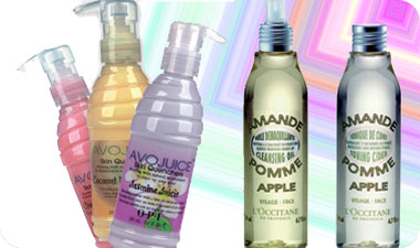 מימין לשמאל: המוצרים מסדרת  Almond Apple, תחליבי לחות של Avojuice 