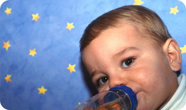 לא רצוי להעיר את התינוק בלילה כדי לאכול. אילוסטרציה: Gettyimages/Imagebank