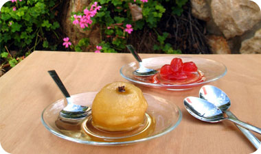 פיריקיה גליקו Firikia Gliko – תפוחים בסירופ מתובל