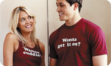 היא רוצה חיבוק. בשבילו החיבוק הוא רק המנה הראשונה