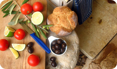 המטבח היווני מתבסס על חומרי גלם טריים ואיכותיים בתיבול עדין מאוד