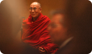 בבודהיזם הטיבטי האידיאל הוא להגיע לתובנות והישגים רוחניים, ואז לחזור לחברה ולחלוק את התובנות עם התלמידים