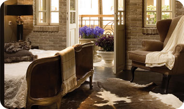 מתחם עיצוב חדש המציע חוויית עיצוב מקיפה לבית נפתח בבניין היסטורי ששופץ בהתאם לחוק השימור ברחוב מונטיפיורי בתל אביב