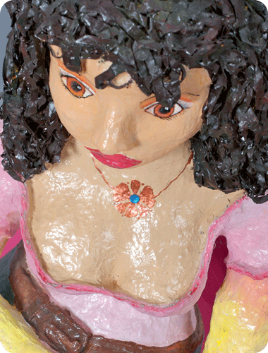 בובה מעיסת נייר