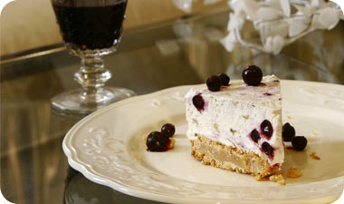 גבינה כחולה משובצת בפיסטוקים ודומדמניות