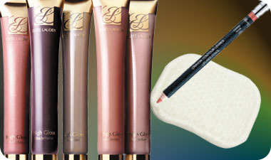 מימין: עיפרון תוחם לשפתיים, כריות ניקוי לפנים ושפתוני הגלוס של אסתי לאודר