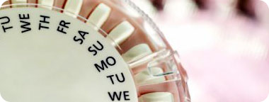 מחקר שבוצע לאחרונה גילה שבנות 18 שנטלו גלולות היו בעלות צפיפות עצם נמוכה יותר מבנות שמעולם לא נטלו גלולות. אילוסטרציה: GettyimagesImagebank