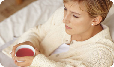 שתי חליטת תה פטל אדום ונצלי את הימים האחרונים למנוחה ורגיעה. אילוסטרציה: GettyImages/ImageBank